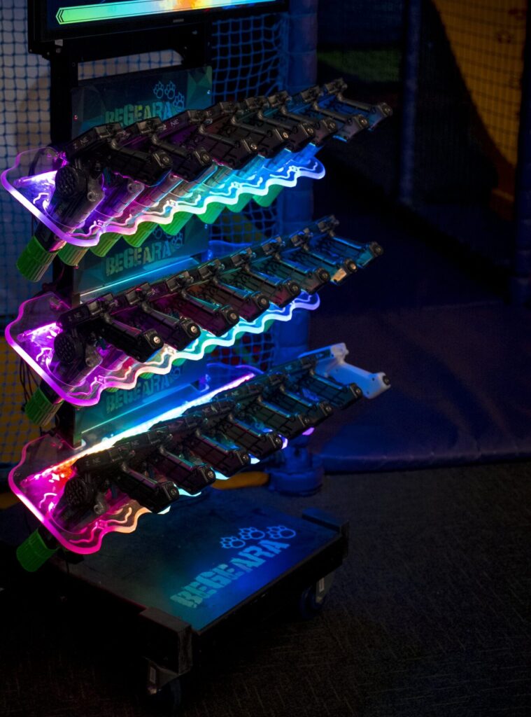 Campo de laser tag montado con hinchables en exterior Barcelona