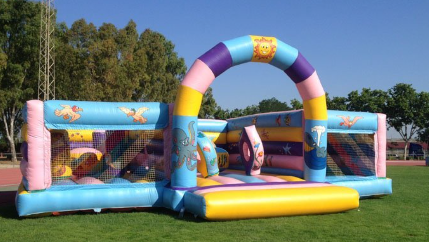Hinchables y atracciones para completar tu evento